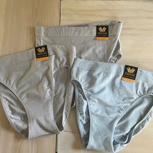 3 Pack of BNWT Wacoal High Waisted Panties